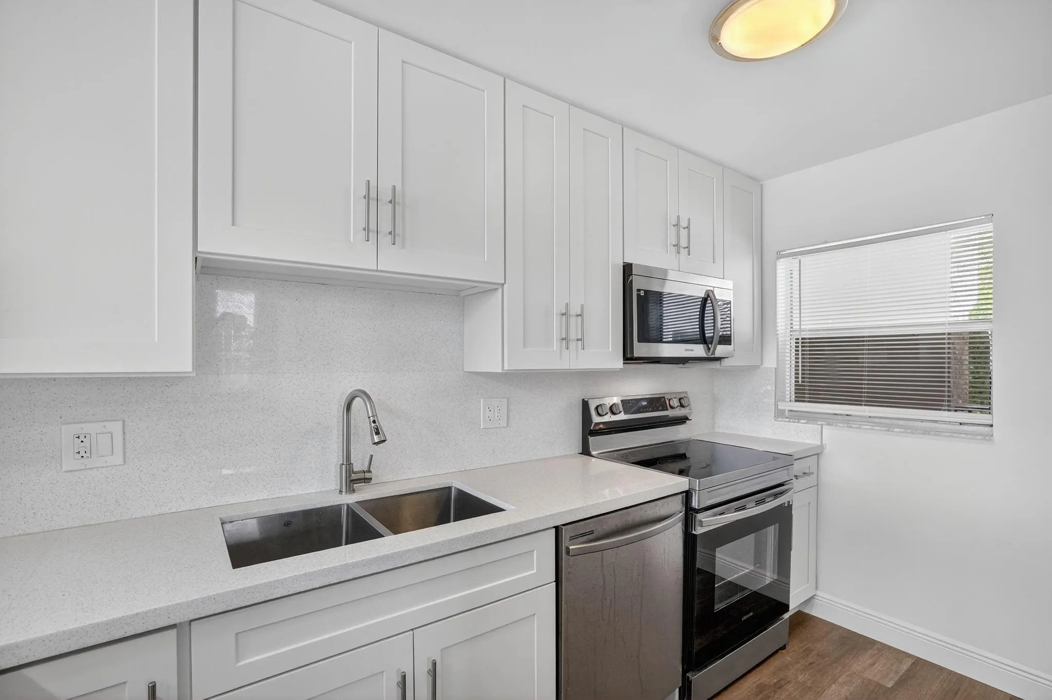 9440 Poinciana Pl, #401