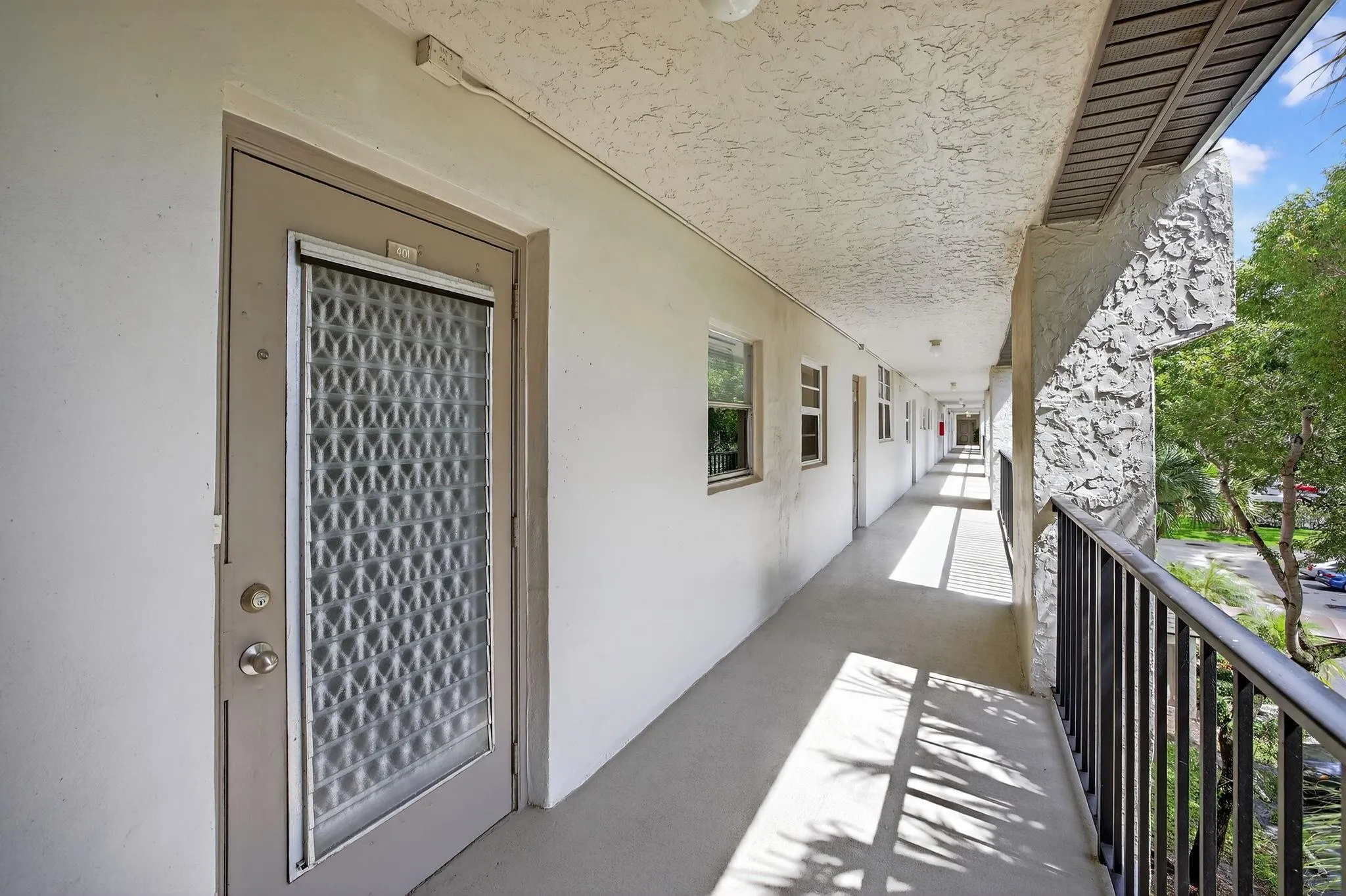 9440 Poinciana Pl, #401
