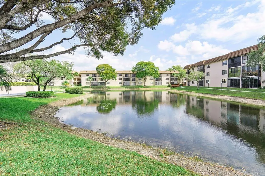 4955 E Sabal Palm Blvd, #104