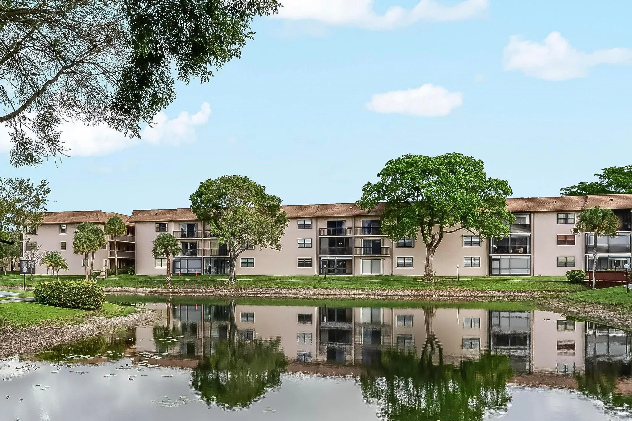 4955 E Sabal Palm Blvd, #104