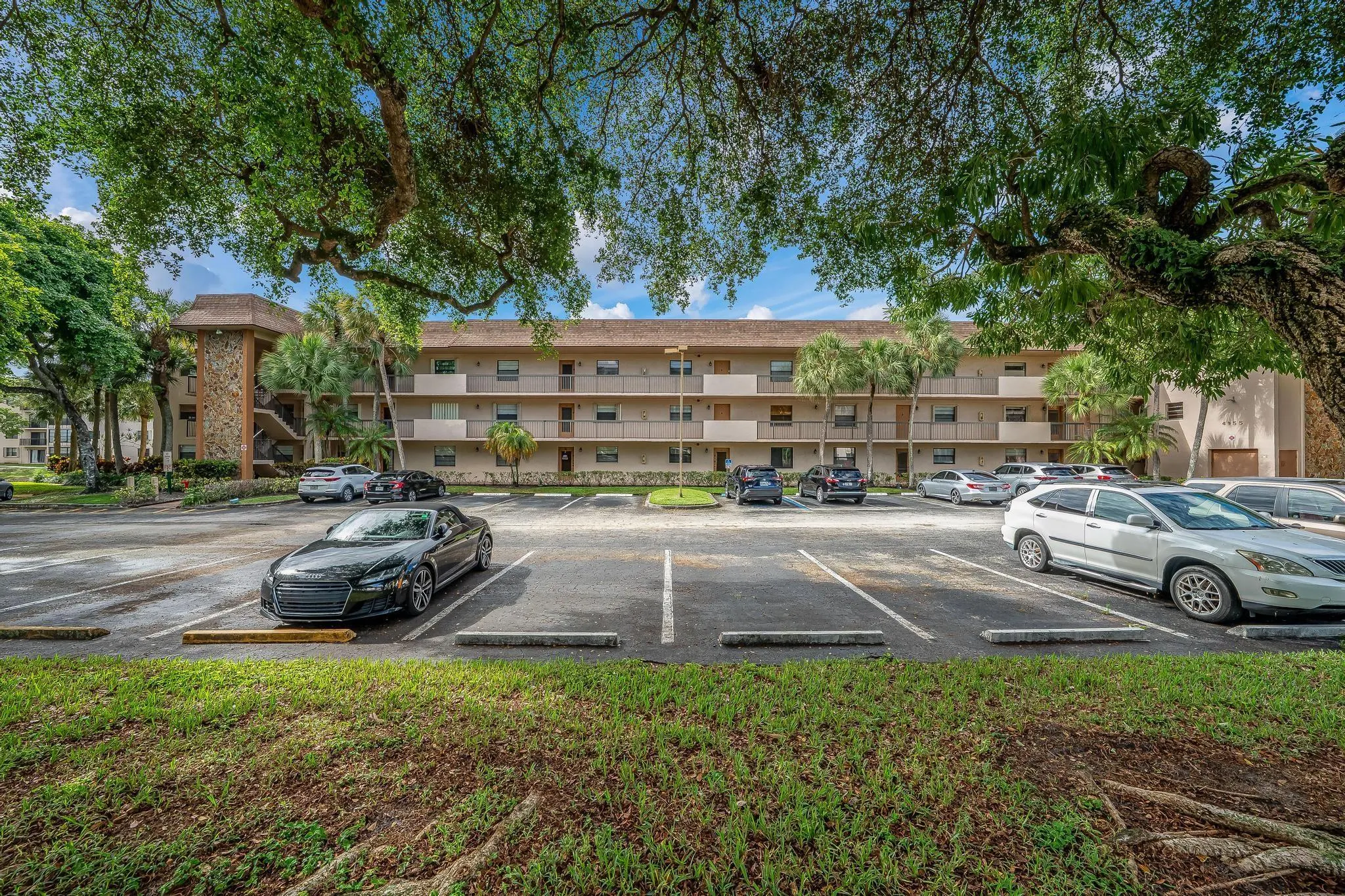4955 E Sabal Palm Blvd, #104