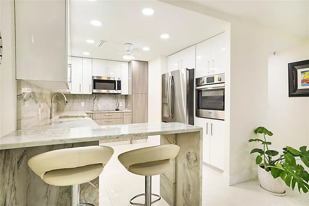 2800 N Ocean Dr, #B-9A