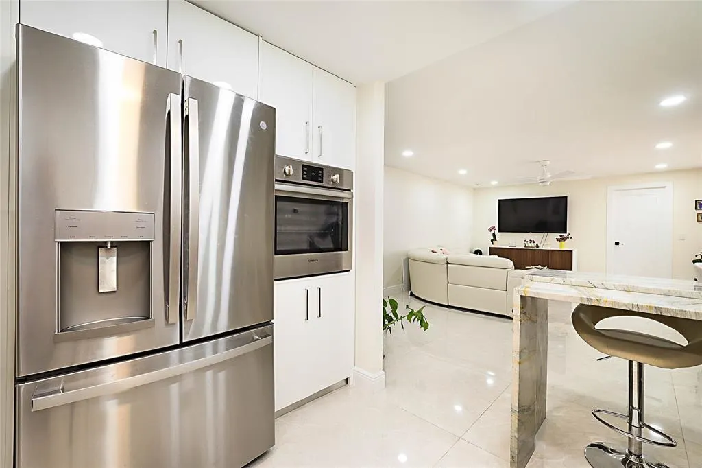 2800 N Ocean Dr, #B-9A