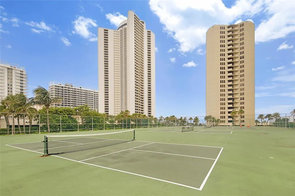 2800 N Ocean Dr, #B-9A