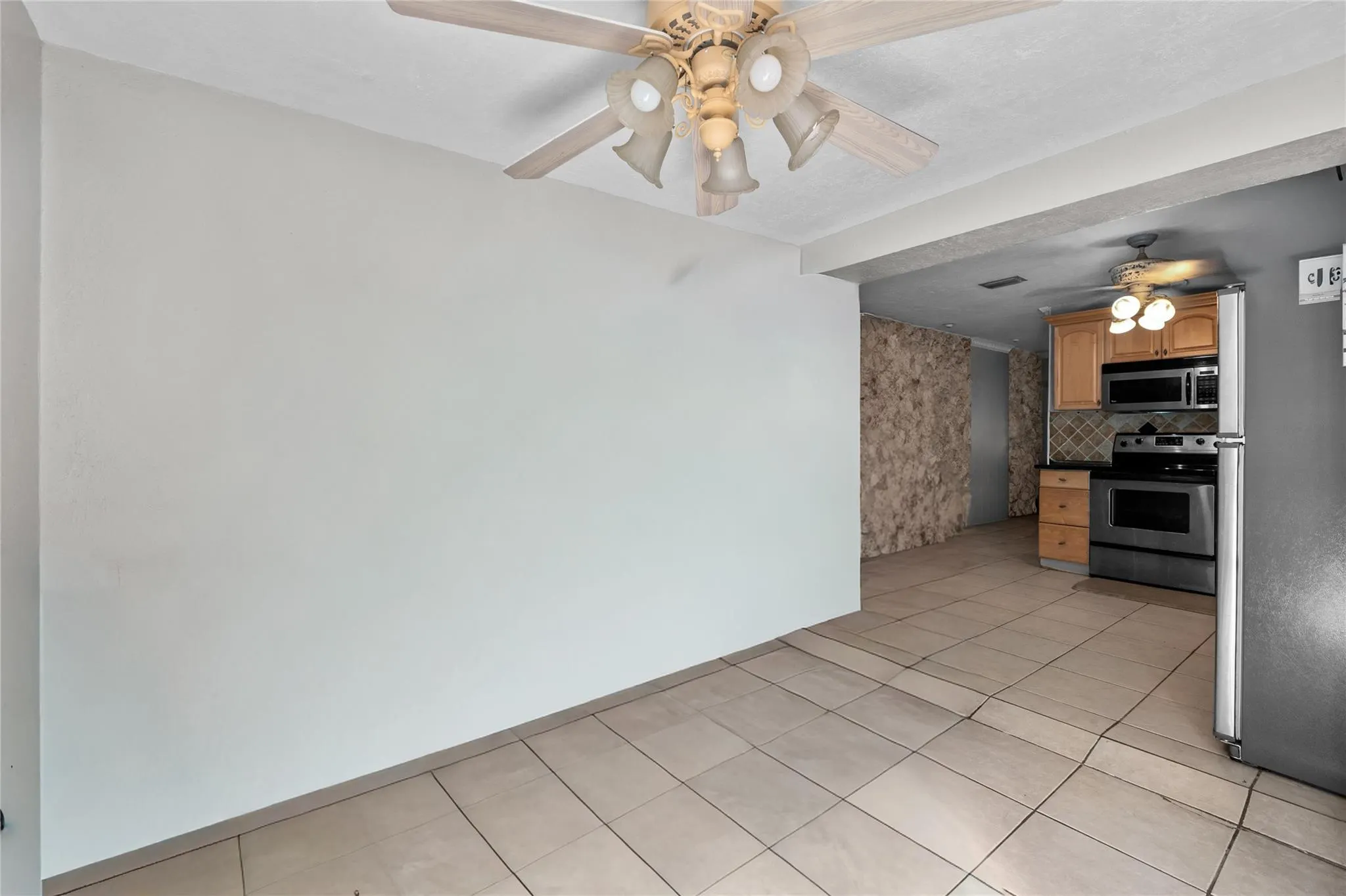 2481 NE 15th Ave