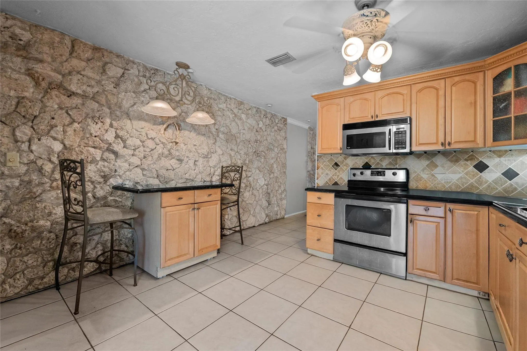 2481 NE 15th Ave
