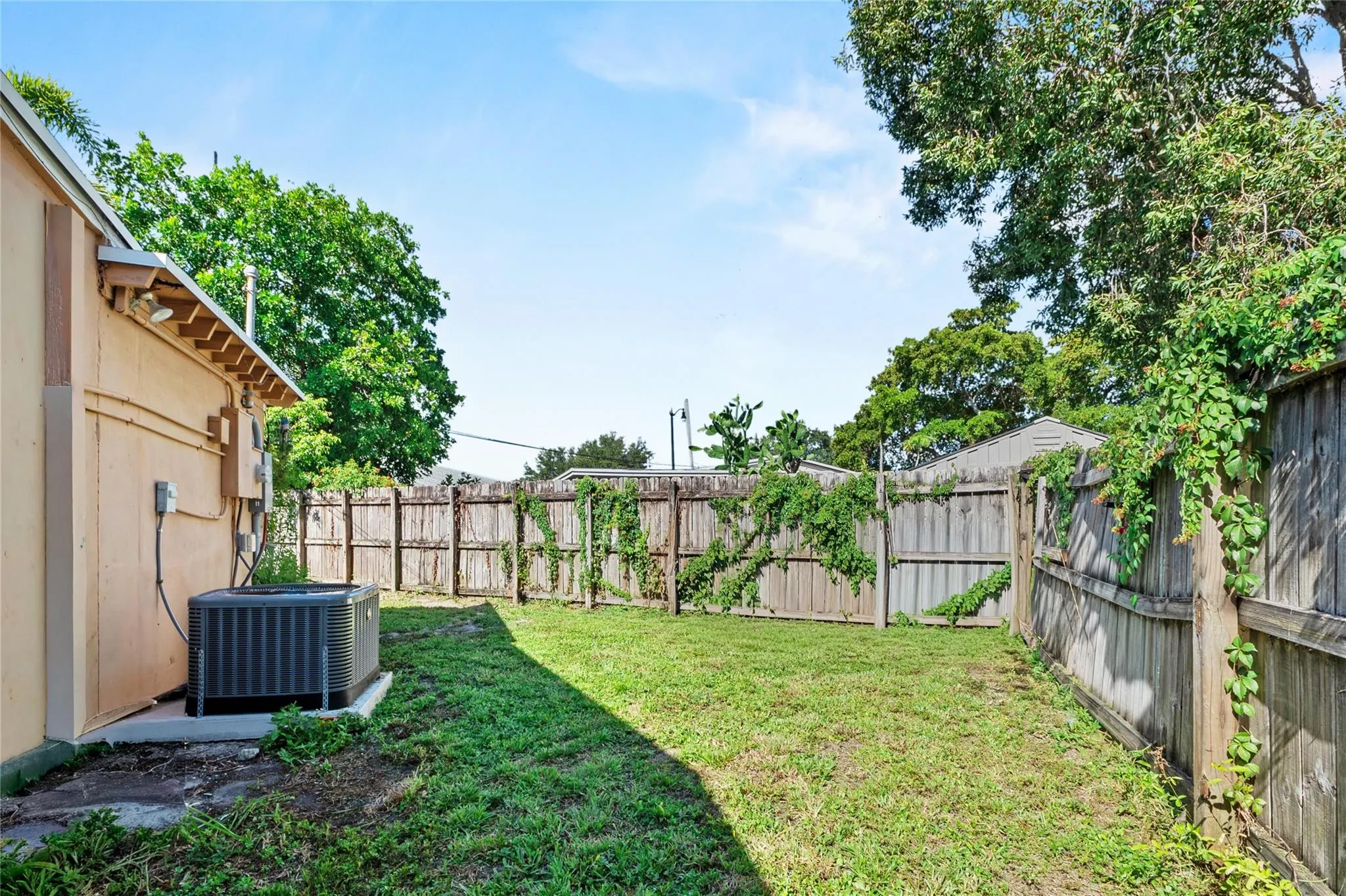 2481 NE 15th Ave