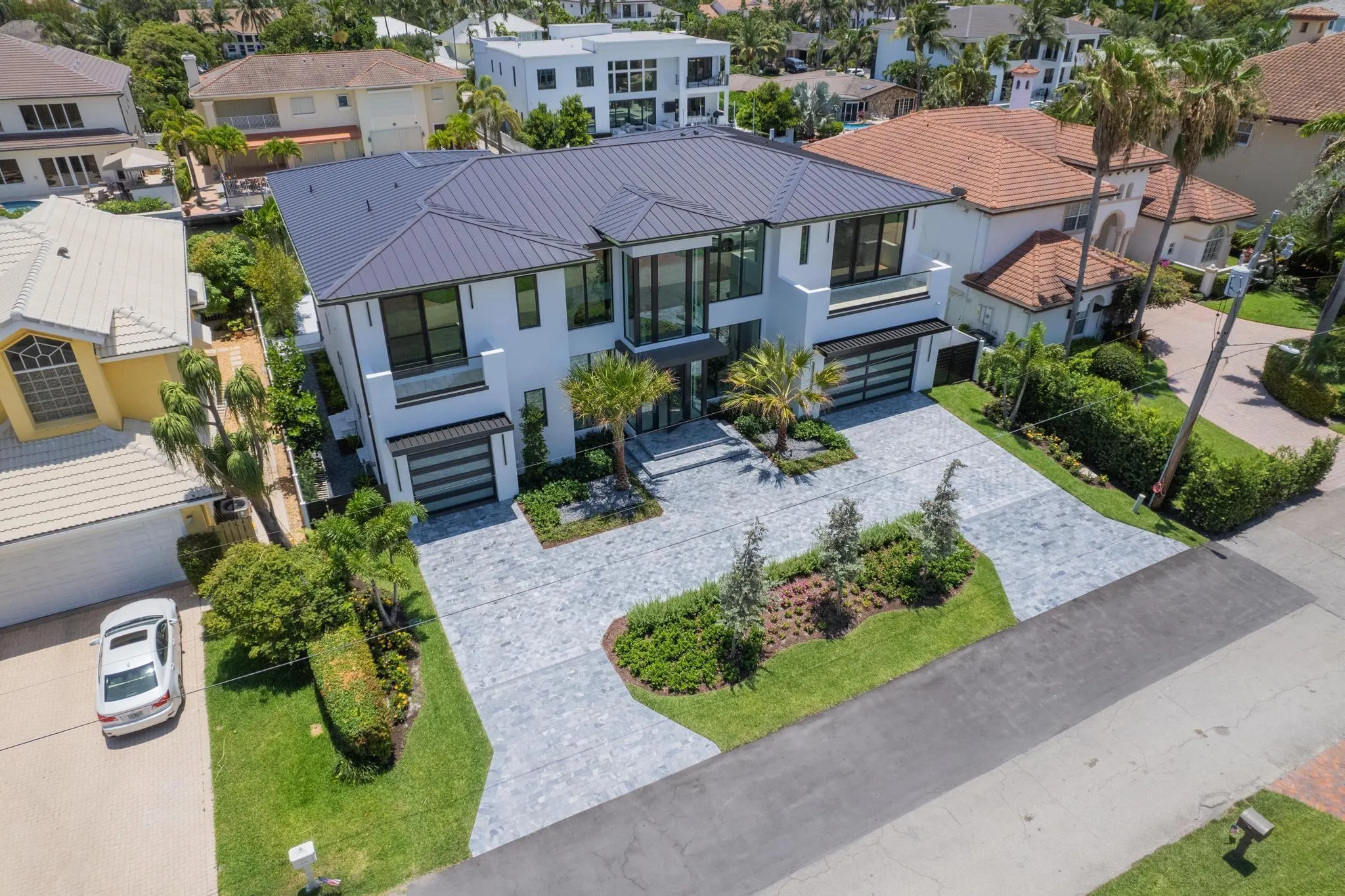 948 Banyan Drive
