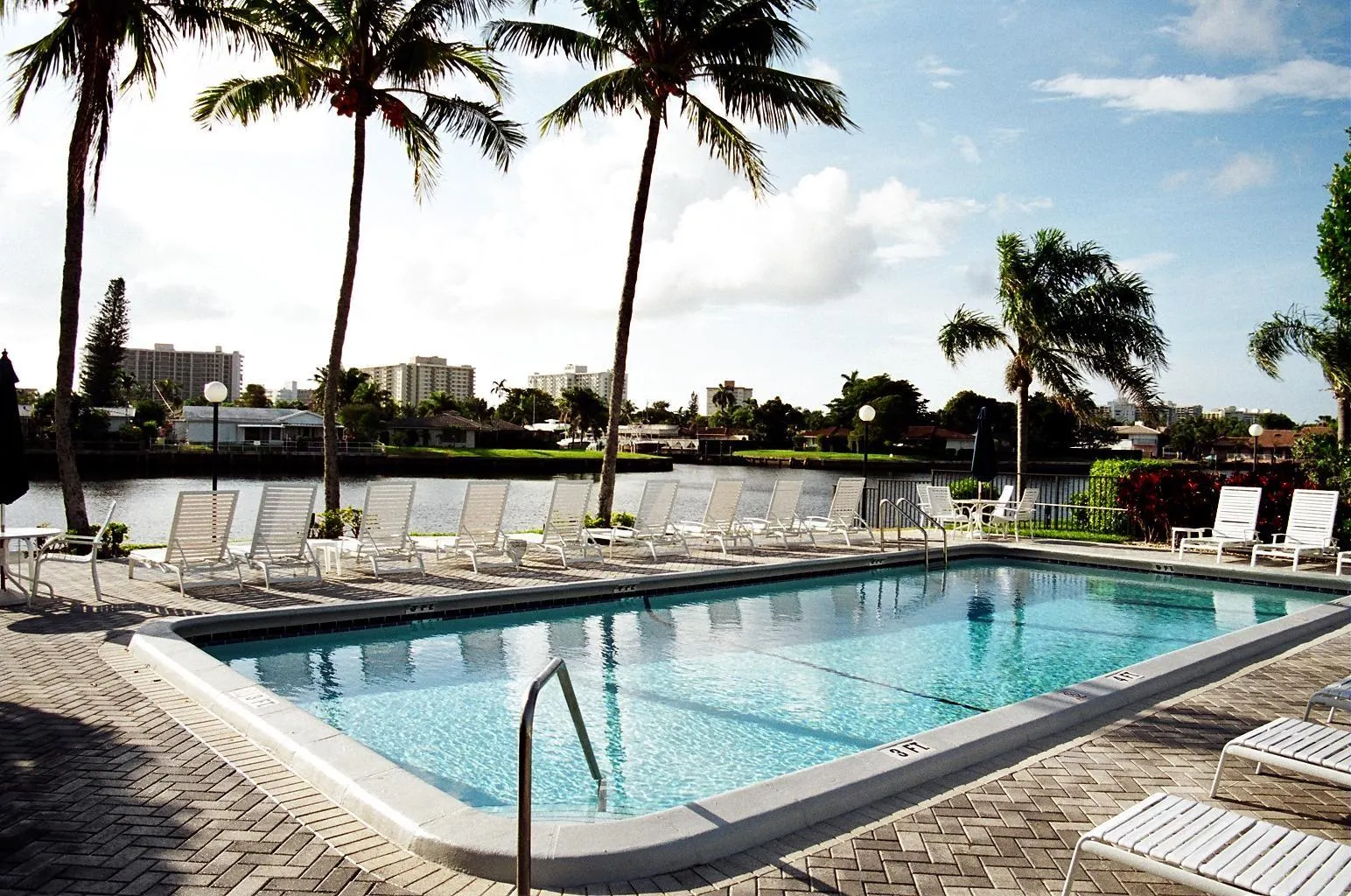 6307 N Bay Club Dr, #3