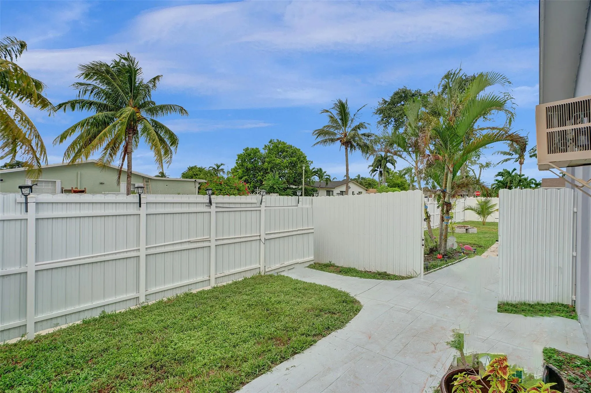 621 NW 97th Ter