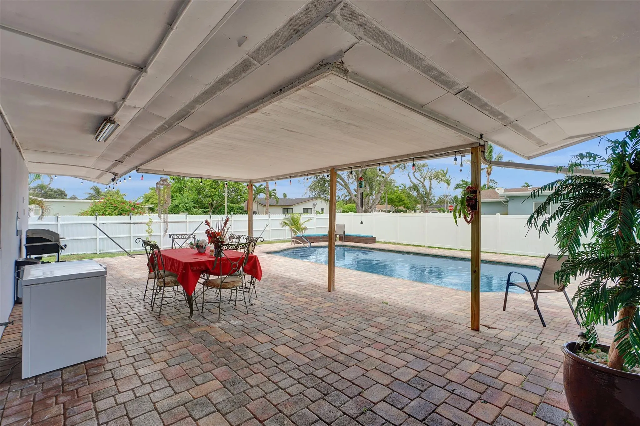 621 NW 97th Ter