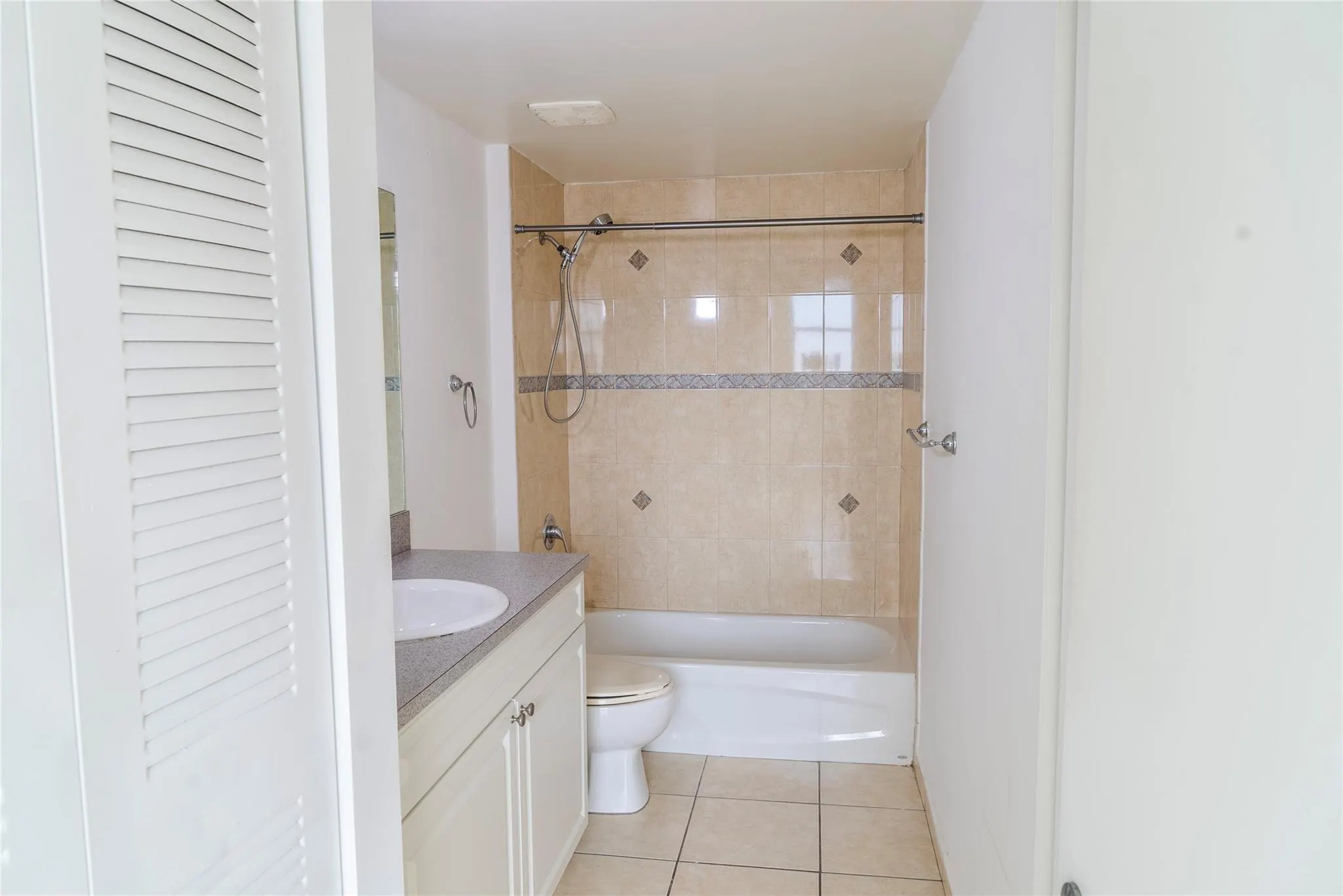 1 Glen Royal Pkwy, #809