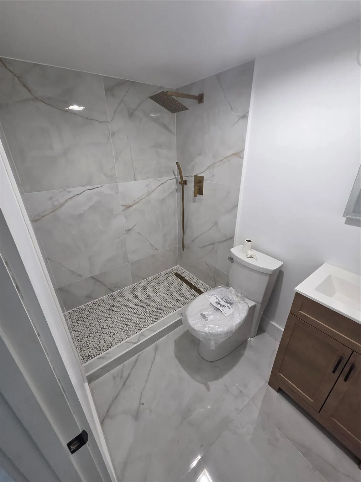 251 S Cypress Rd, #101