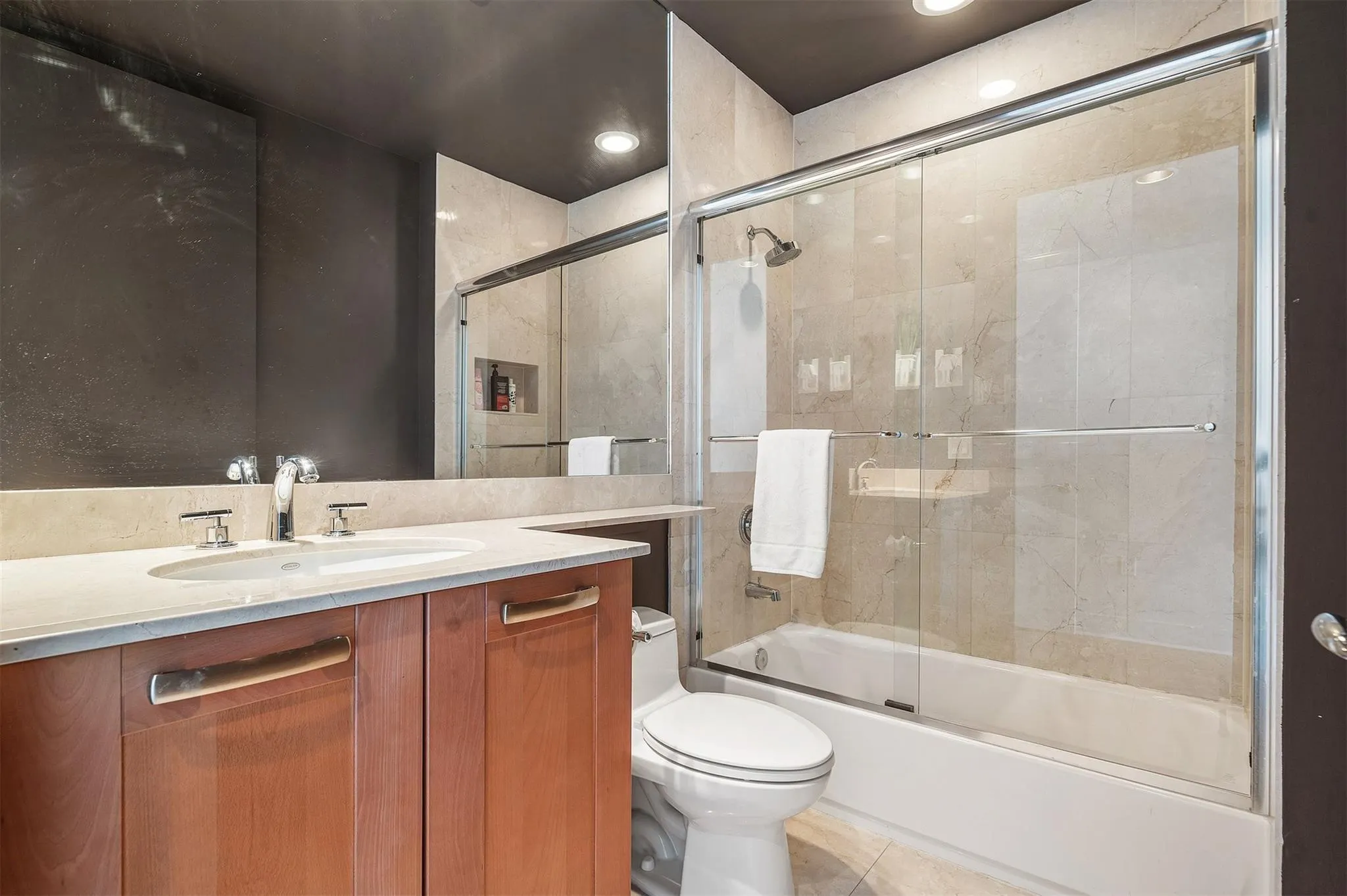 715 Bayshore Dr, #1004