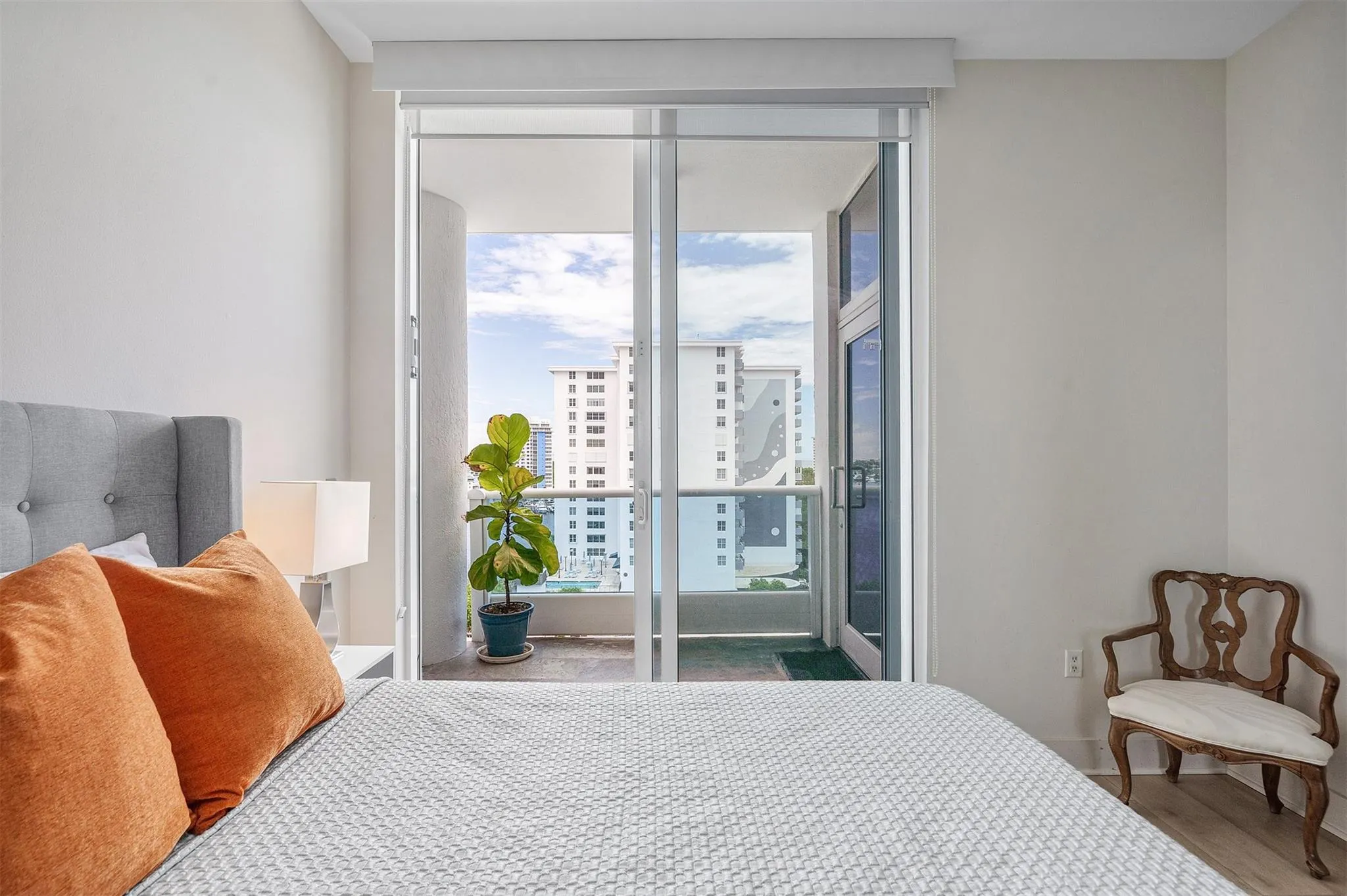 715 Bayshore Dr, #1004