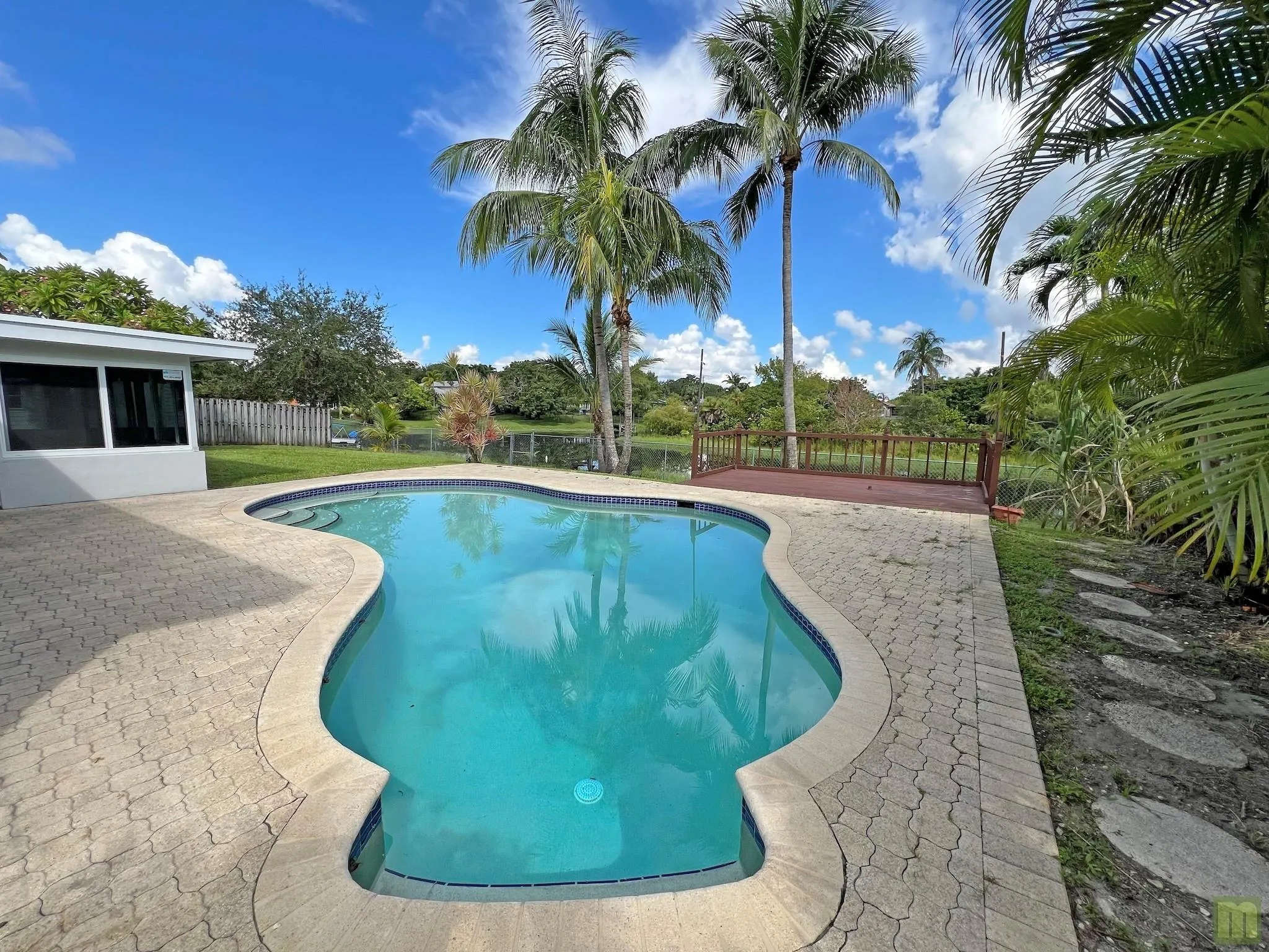 4331 NW 10th St