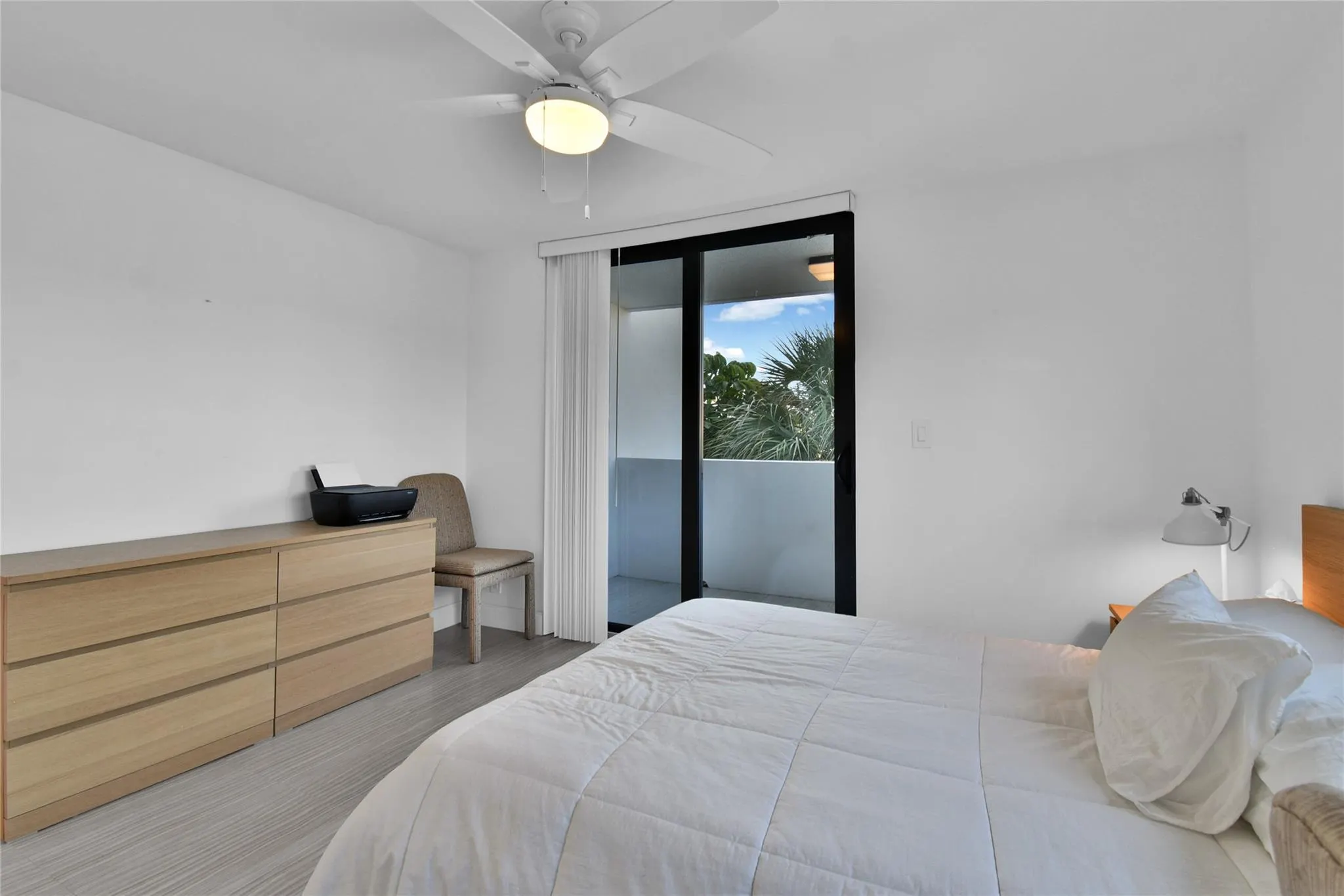 4201 N Ocean Dr, #301