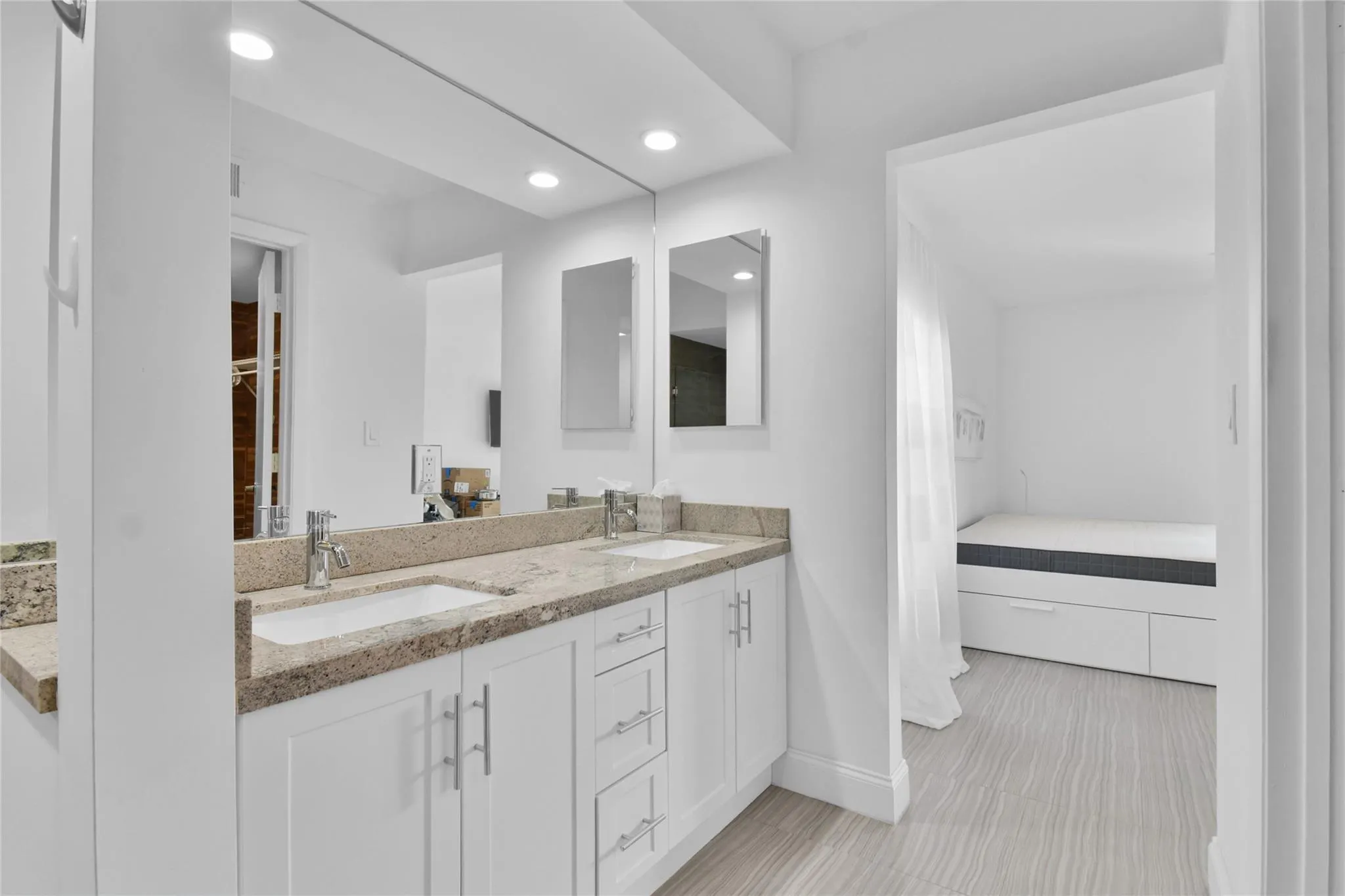 4201 N Ocean Dr, #301