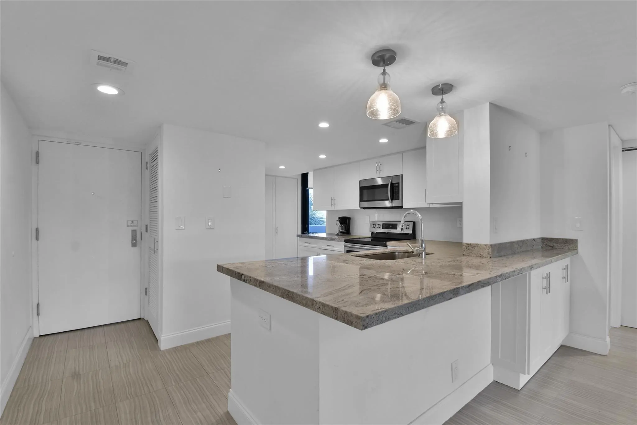 4201 N Ocean Dr, #301
