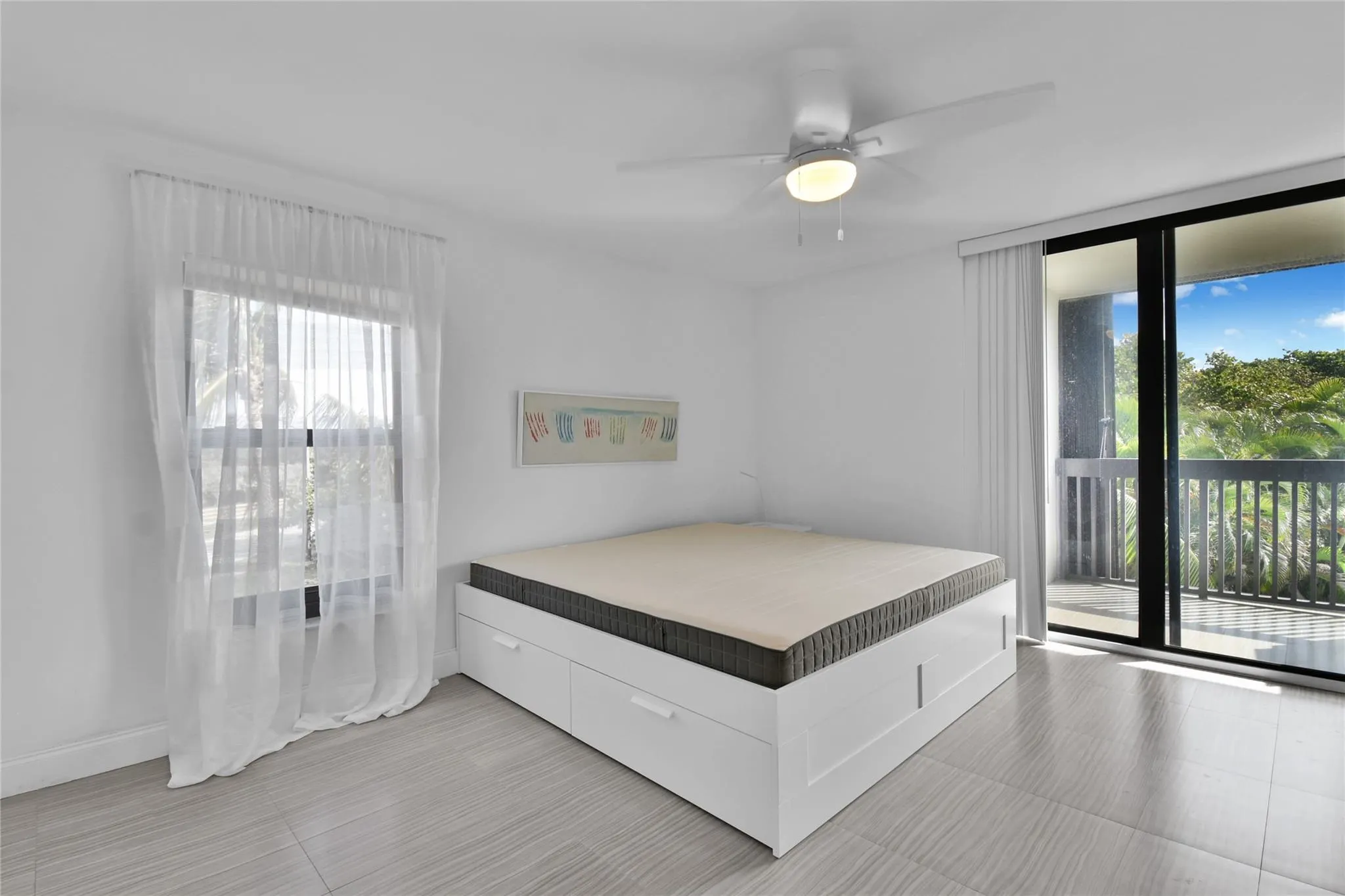 4201 N Ocean Dr, #301