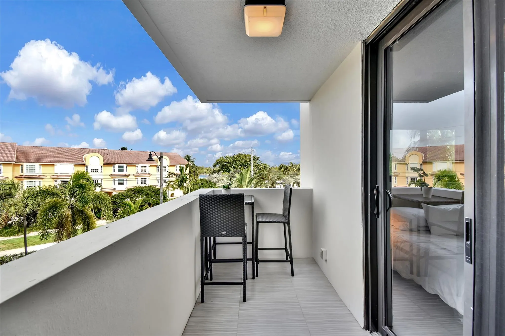 4201 N Ocean Dr, #301