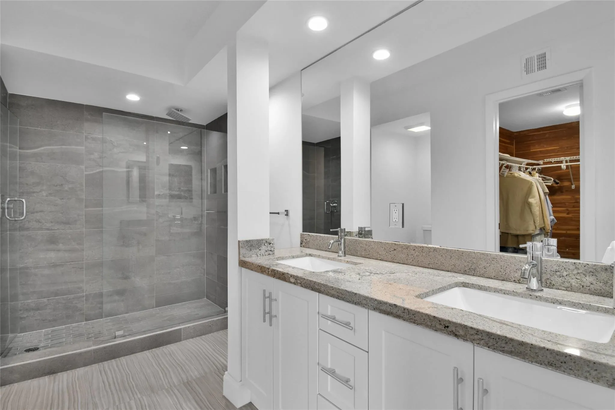 4201 N Ocean Dr, #301