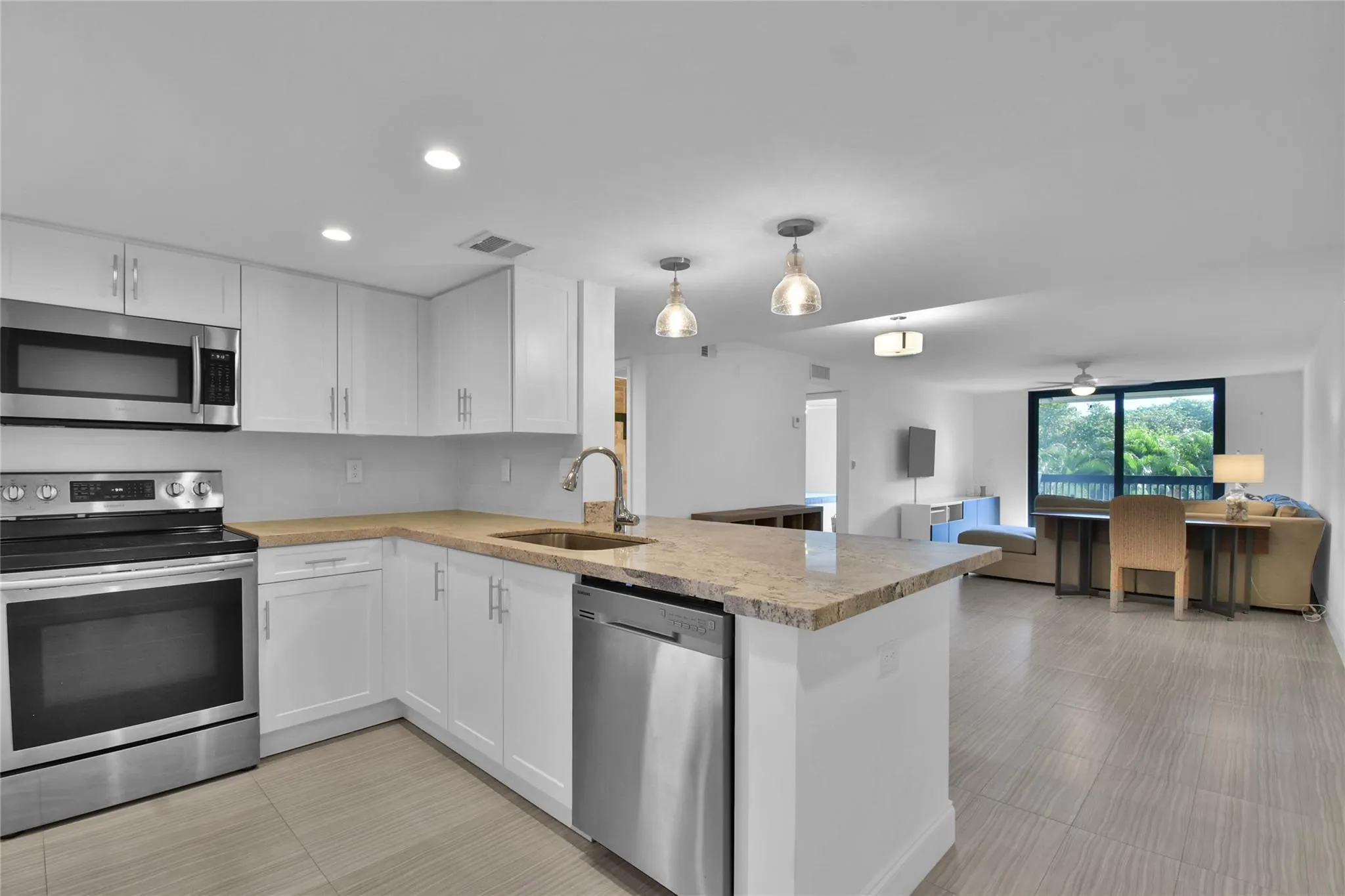 4201 N Ocean Dr, #301