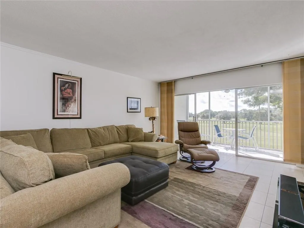 2950 N Palm Aire Dr