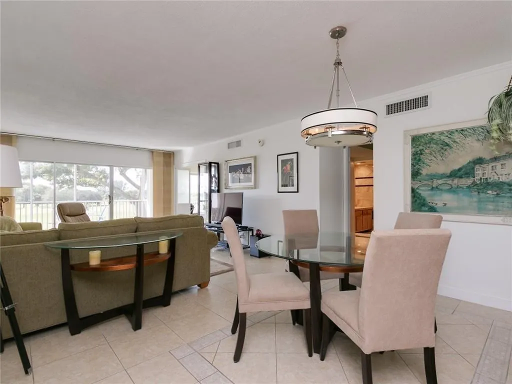 2950 N Palm Aire Dr