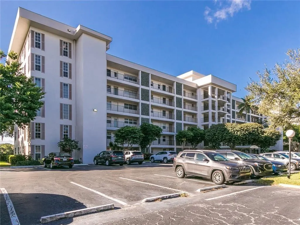 2950 N Palm Aire Dr