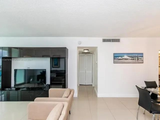 3901 S Ocean Dr, #12b