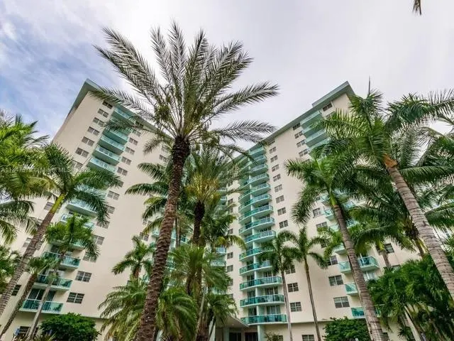 3901 S Ocean Dr, #12b