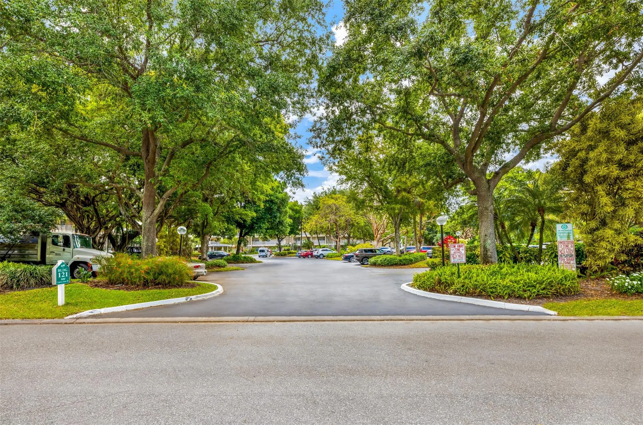 800 Cypress Grove Dr, #402