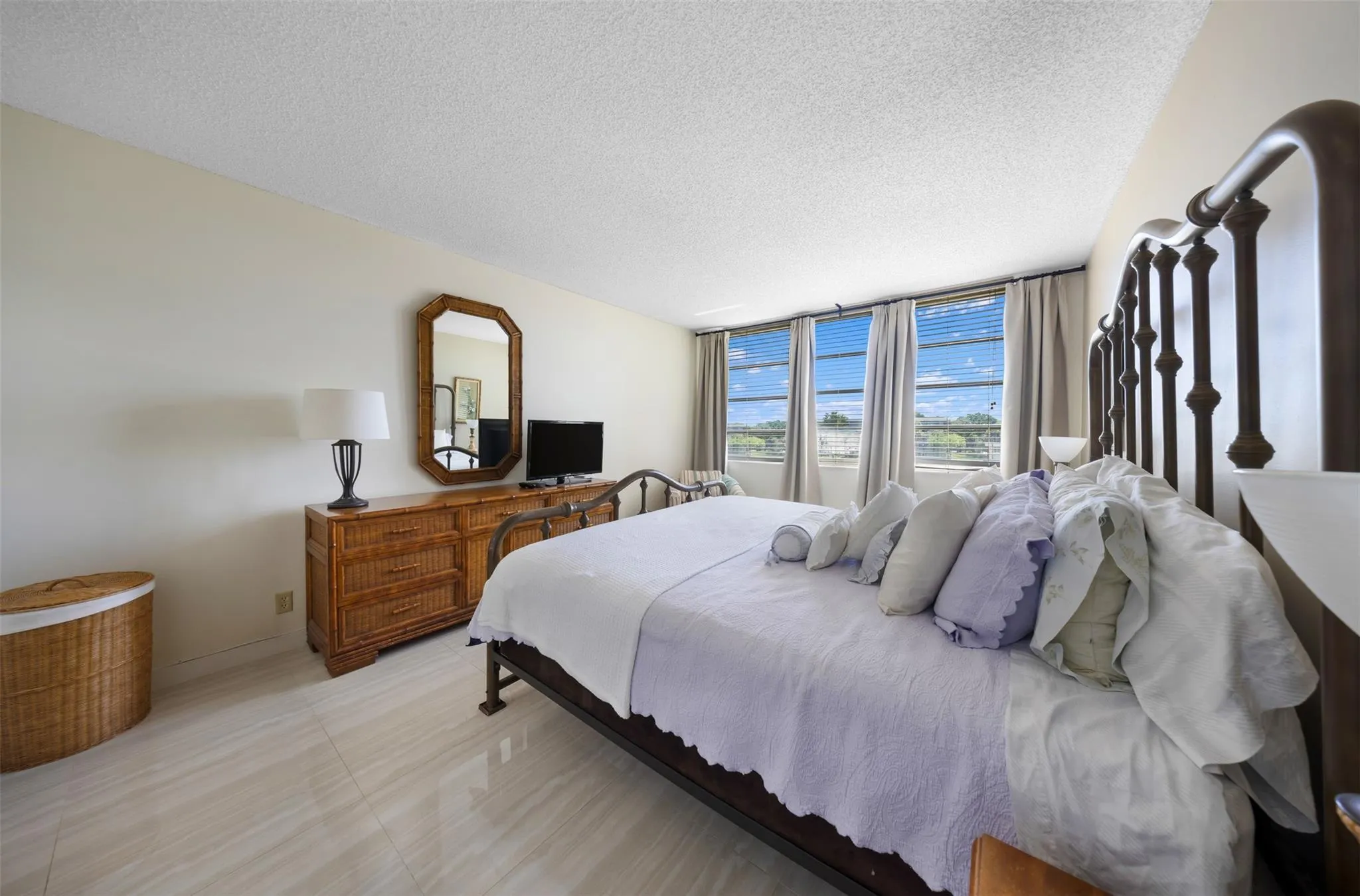 800 Cypress Grove Dr, #402