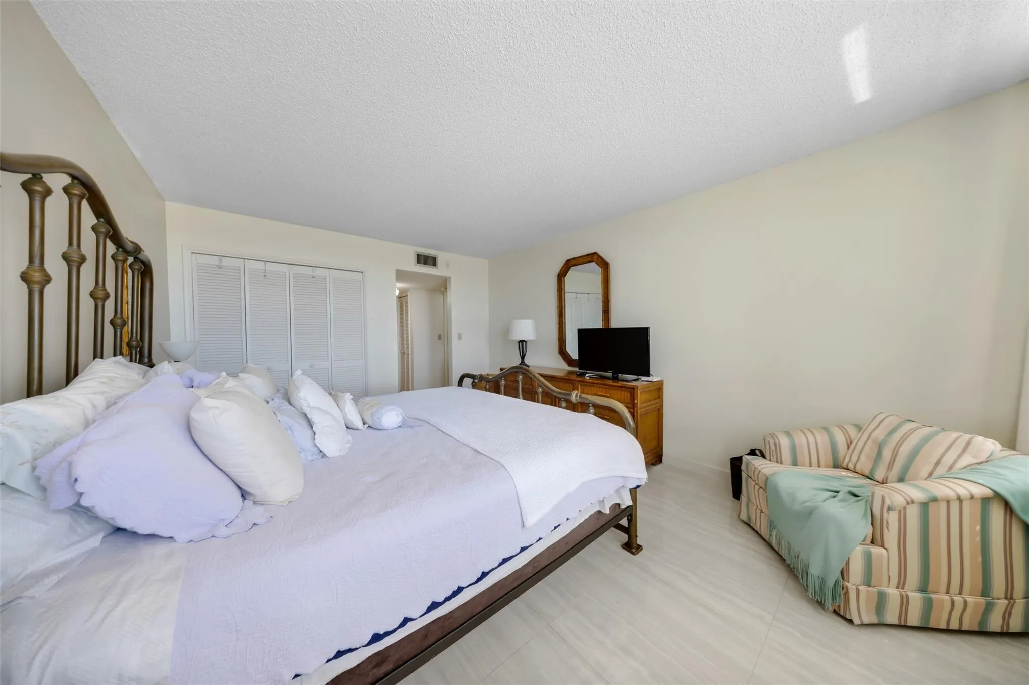 800 Cypress Grove Dr, #402