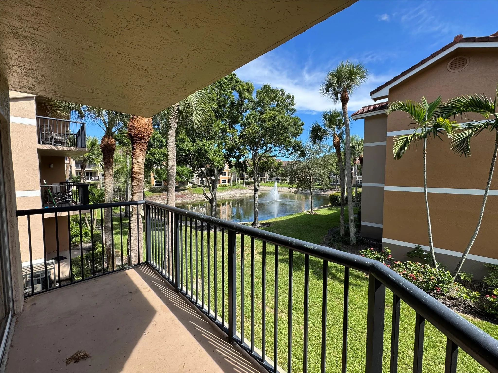 9033 Wiles Rd, #208