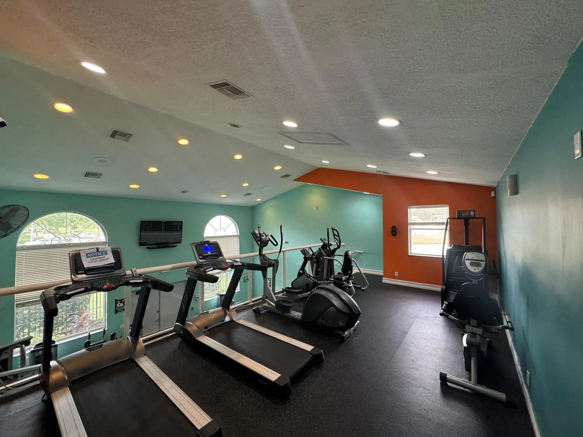 9033 Wiles Rd, #208