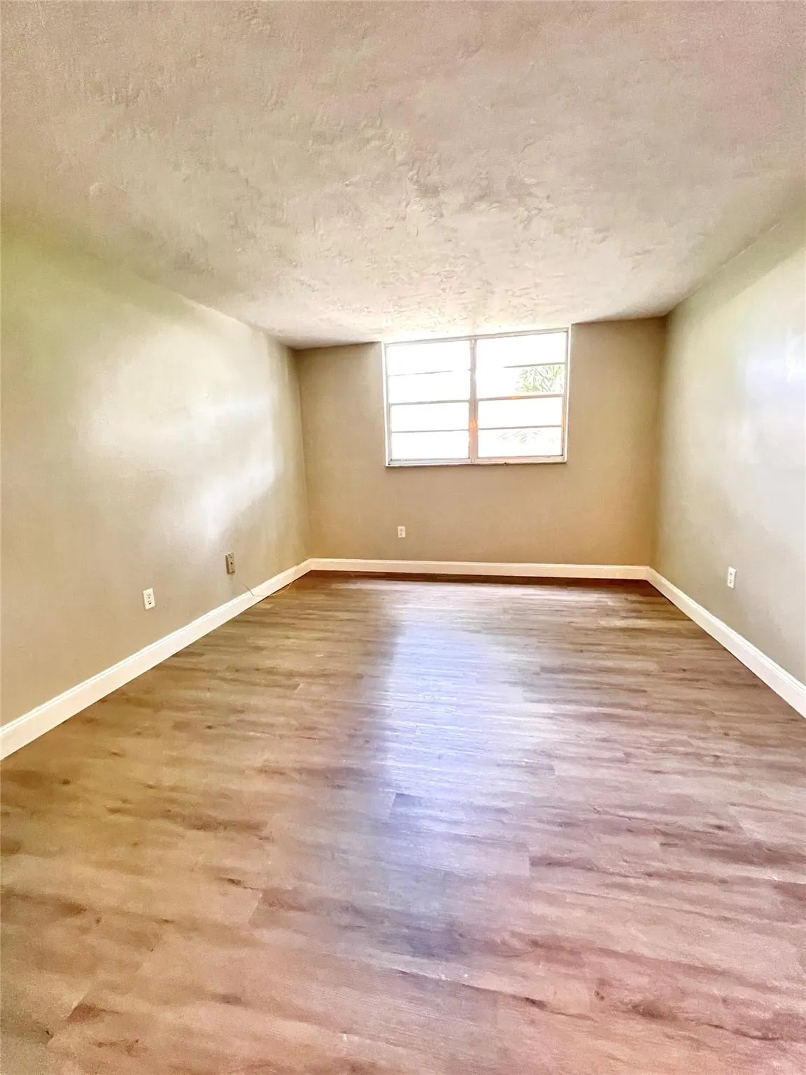 7000 NW 17th St, #109