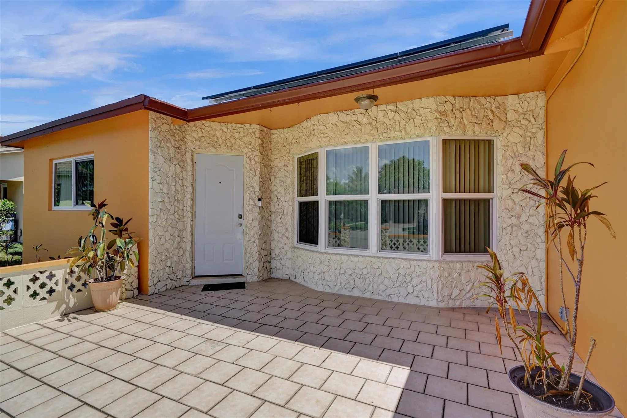 5335 SW 8th Ct
