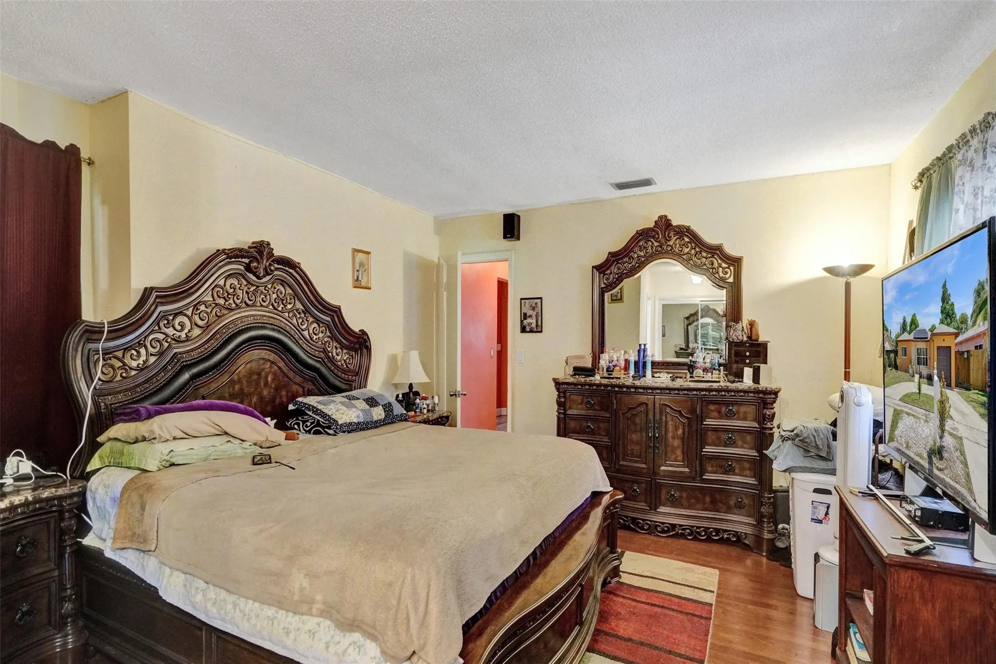 5335 SW 8th Ct