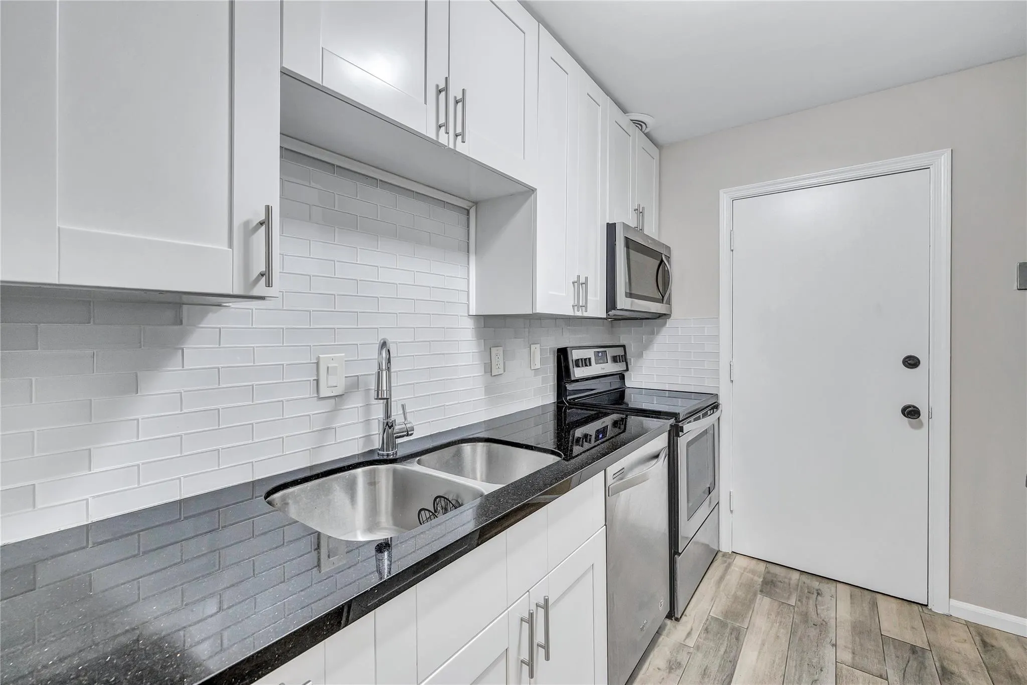 2270 NE 68th Street, #1927