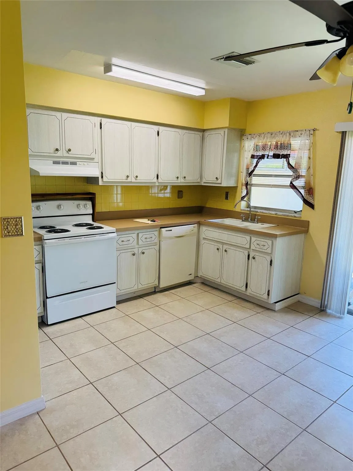 2715 NE 32nd St, #1-2