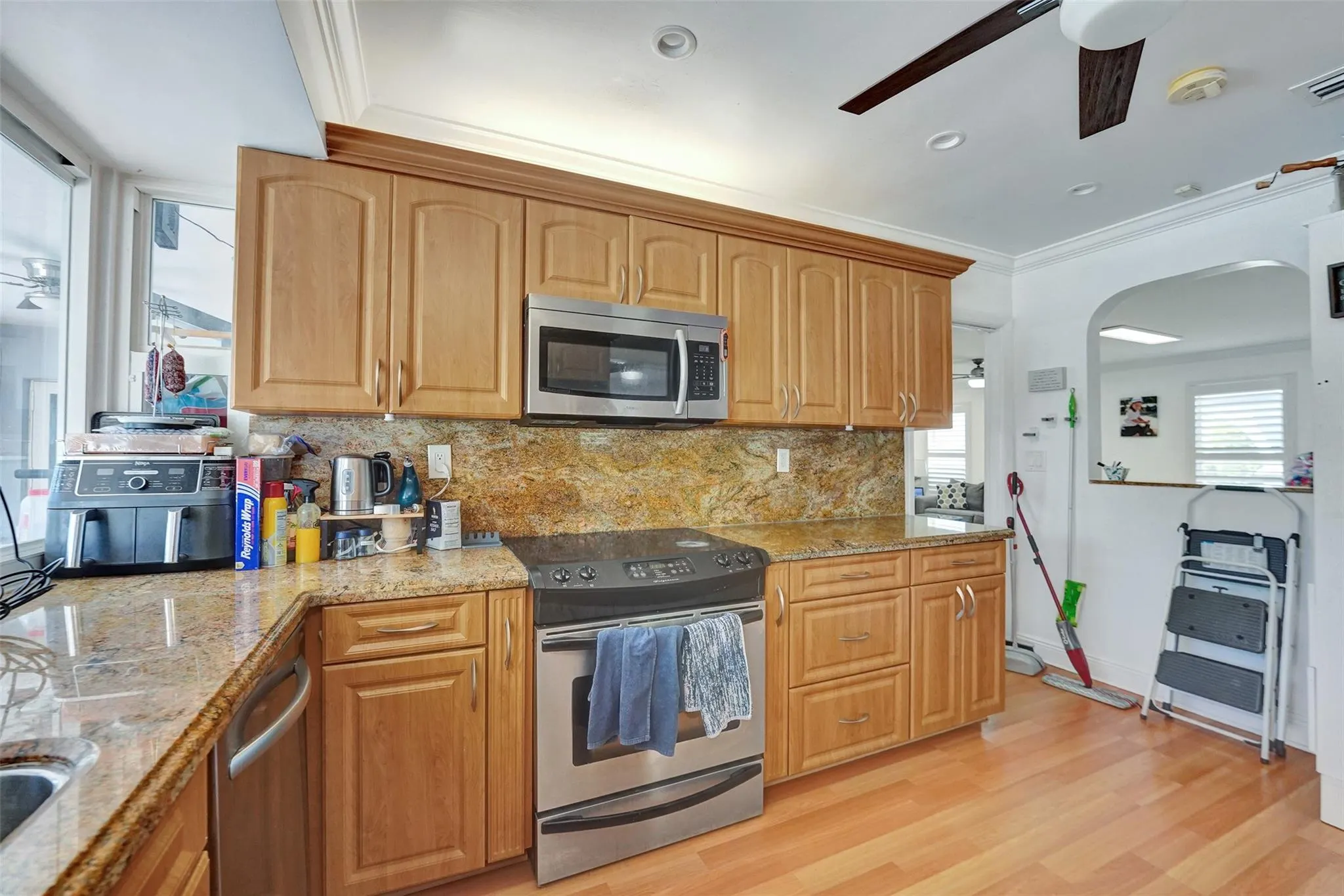 3611 N 33rd Ter