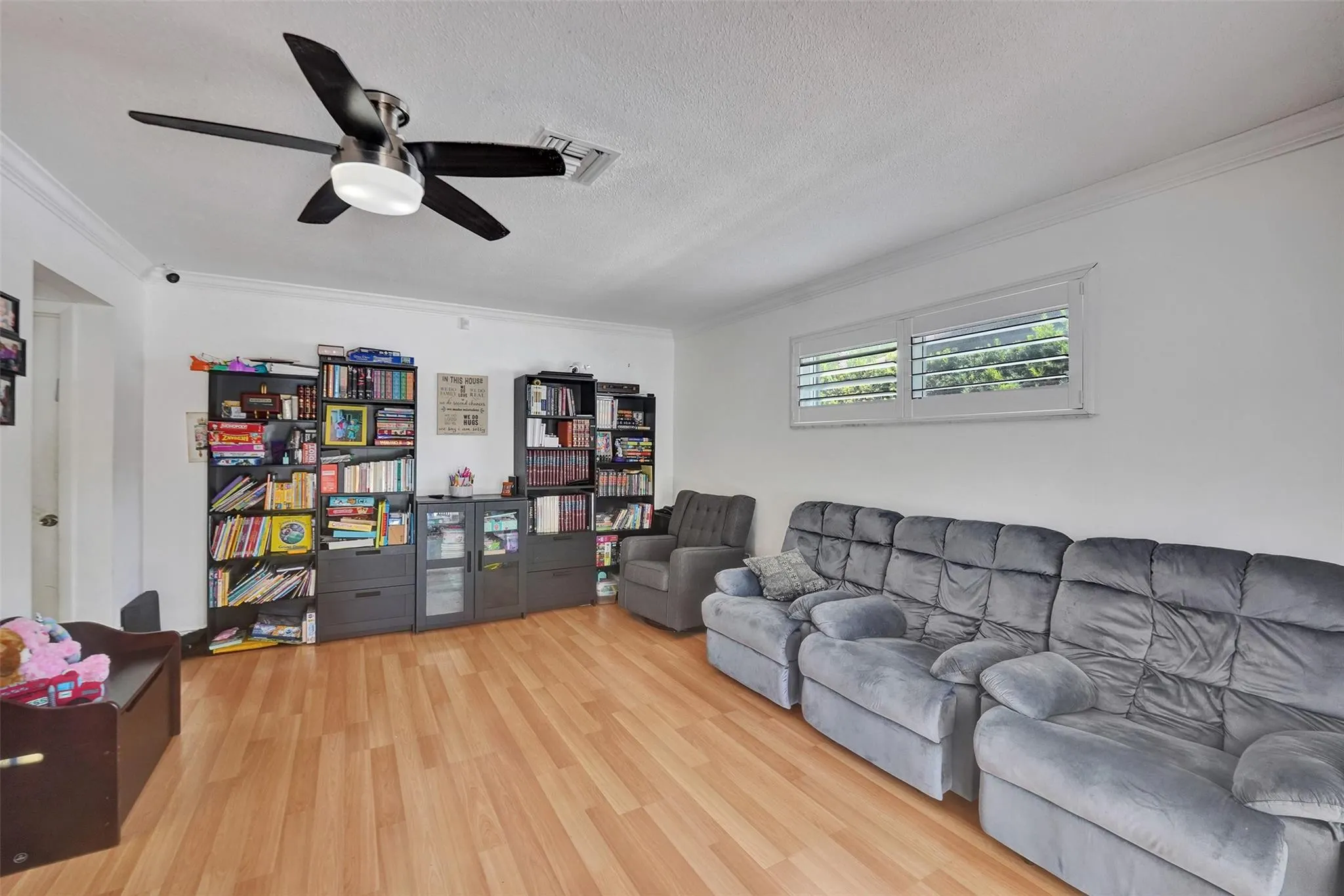 3611 N 33rd Ter