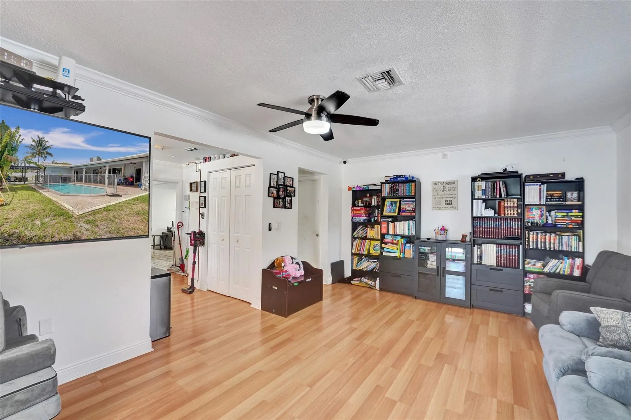 3611 N 33rd Ter