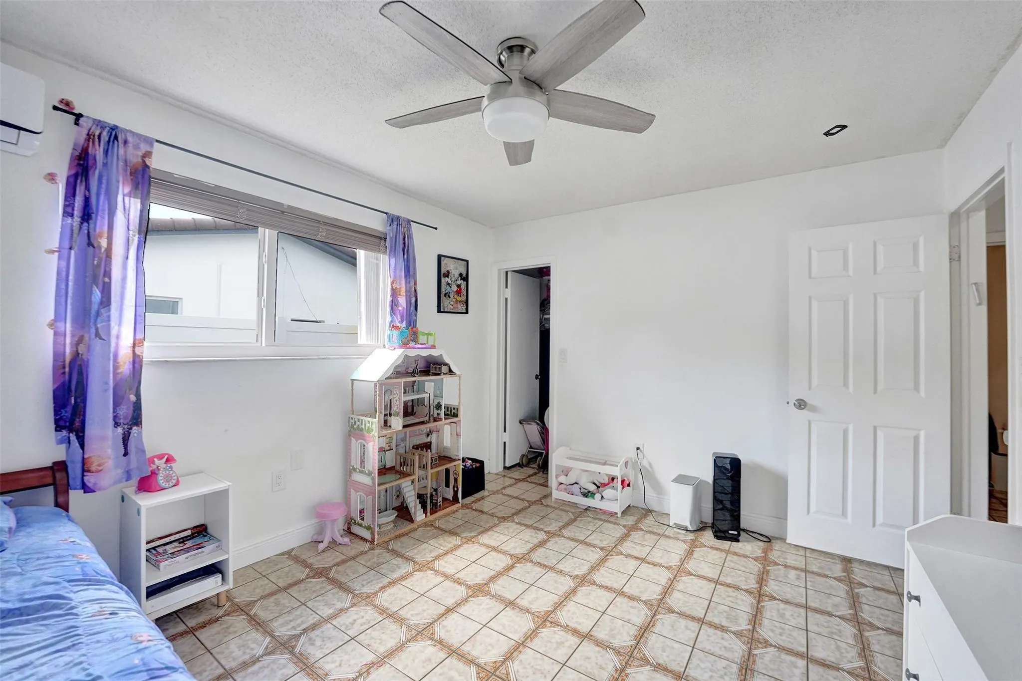 3611 N 33rd Ter