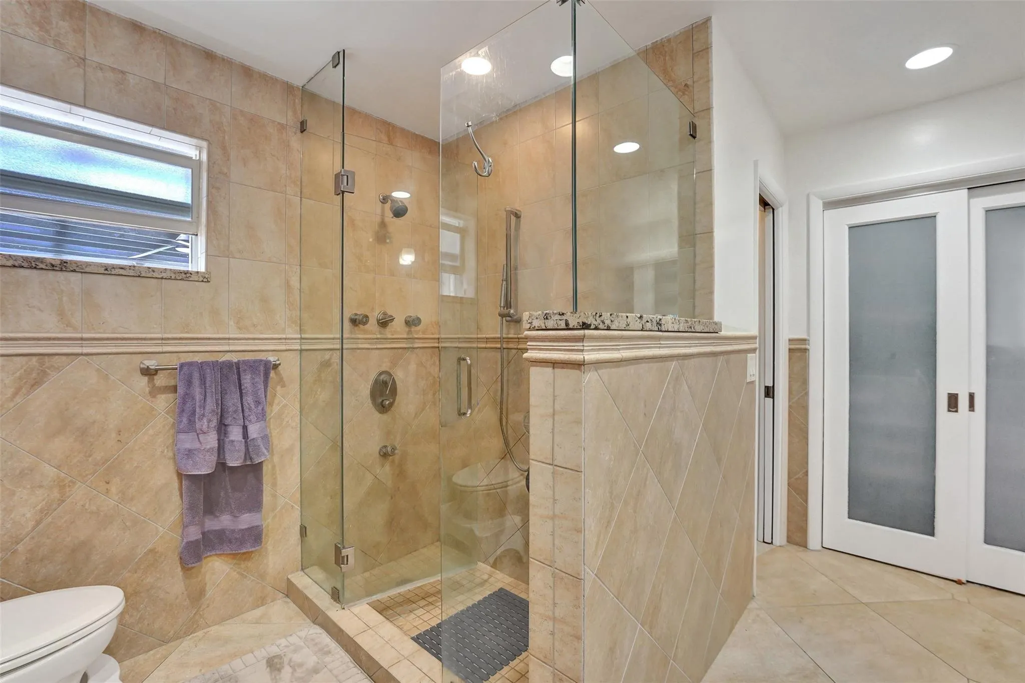 3611 N 33rd Ter
