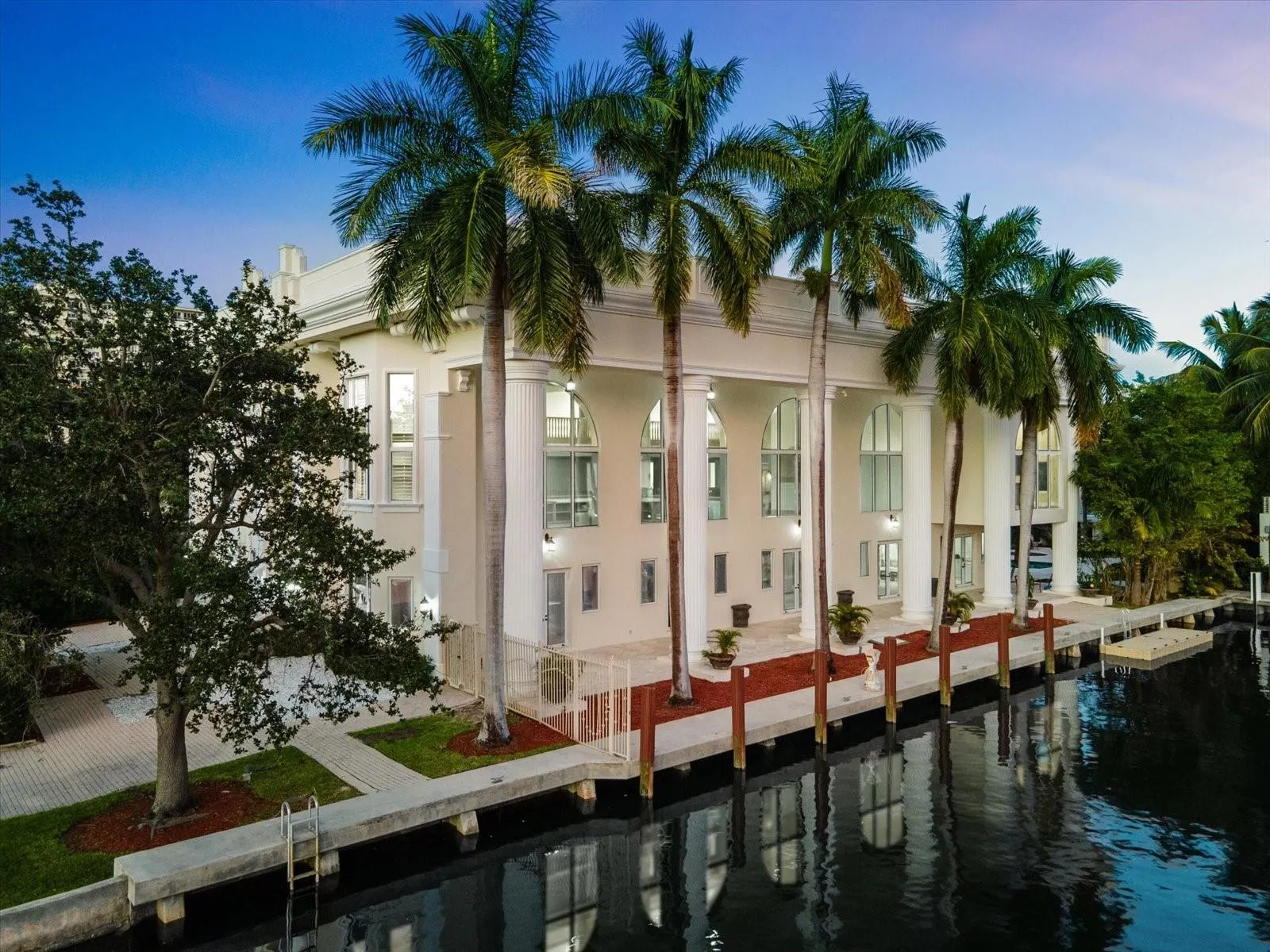 414 RIVIERA ISLE