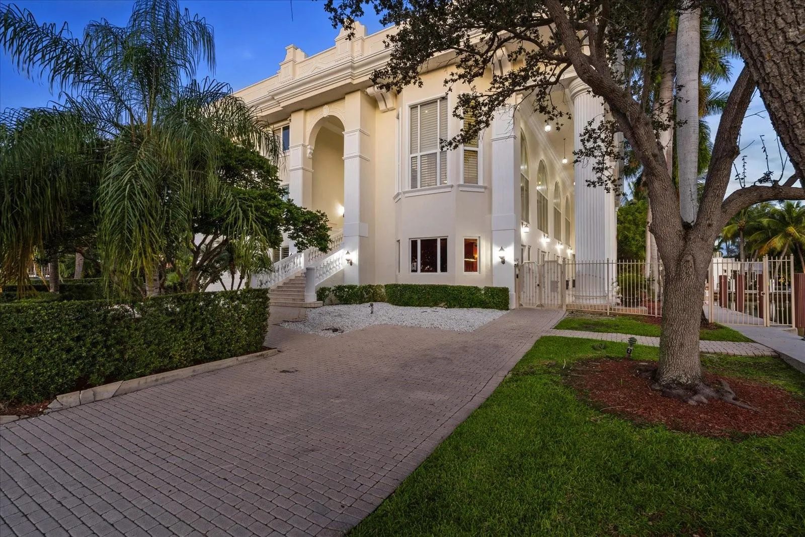414 RIVIERA ISLE