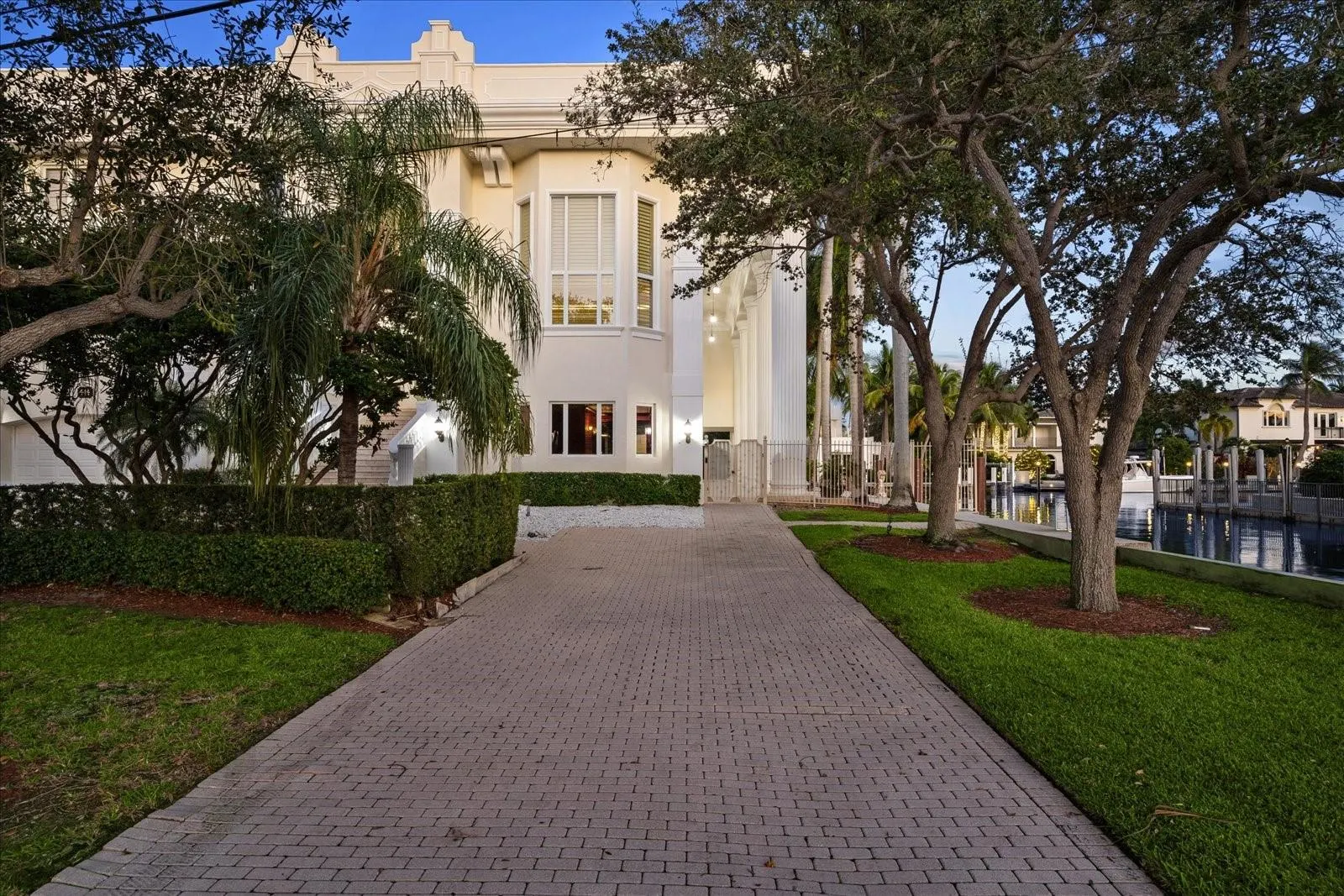 414 RIVIERA ISLE